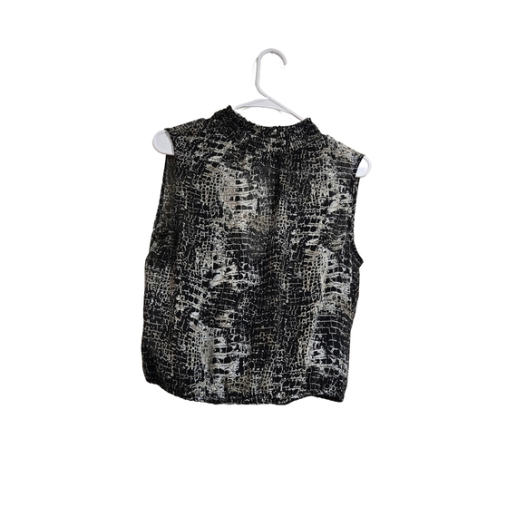 Sleeveless Mock Neck Animal Print Blouse - Picture 5 of 12